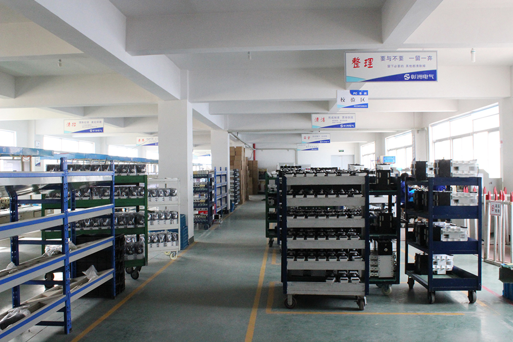 生產(chǎn)車(chē)間